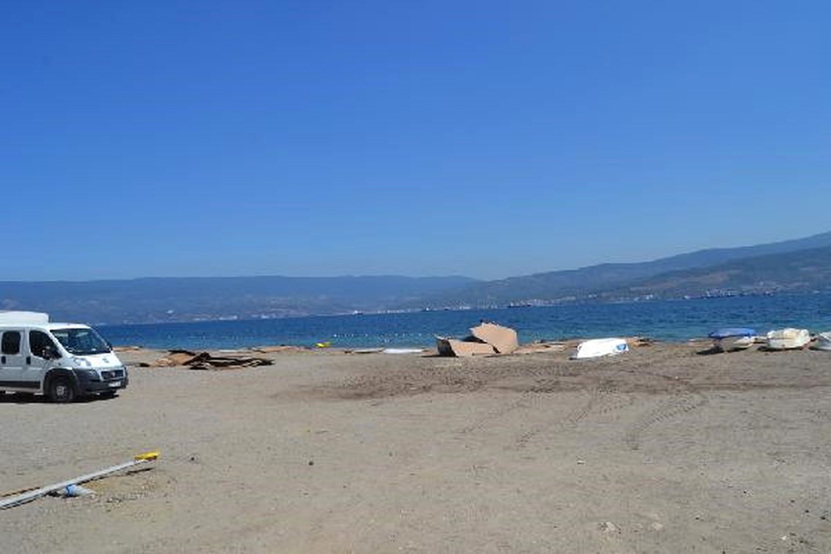 Gemlik Sahilinde Sunta Temizliği