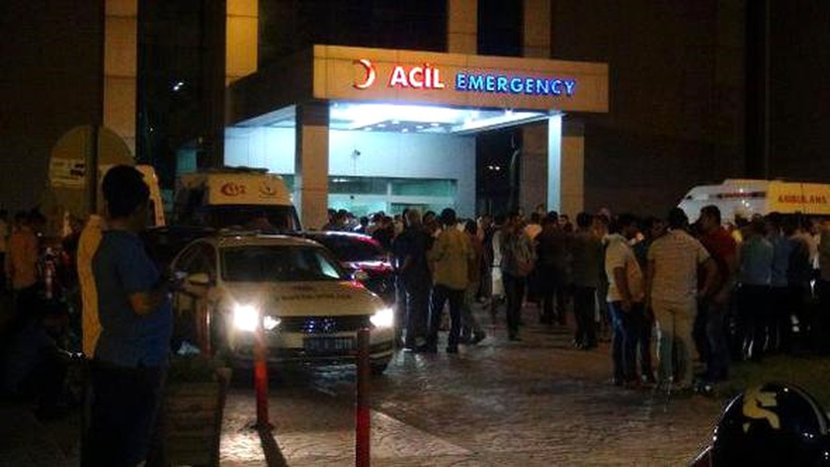 Hatay\'da Polis Kontrol Noktasına Saldırı: 2 Şehit, 1 Yaralı (3)