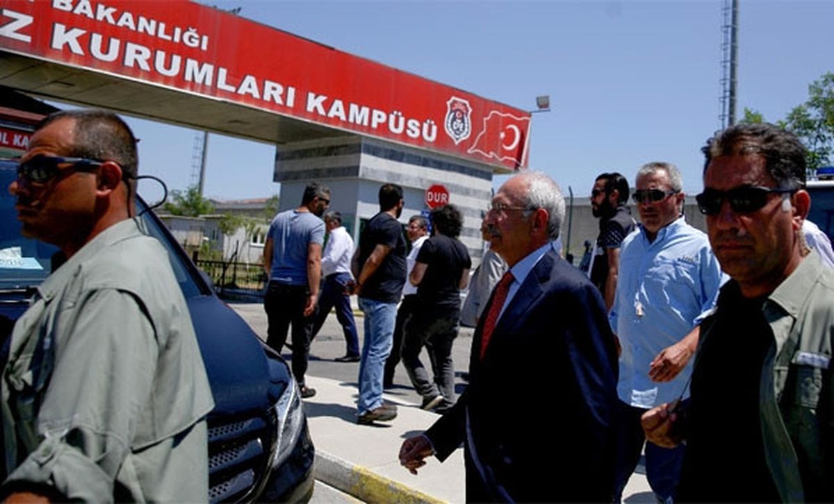 Kılıçdaroğlu, Enis Berberoğlu\'nu Ziyaret Etti
