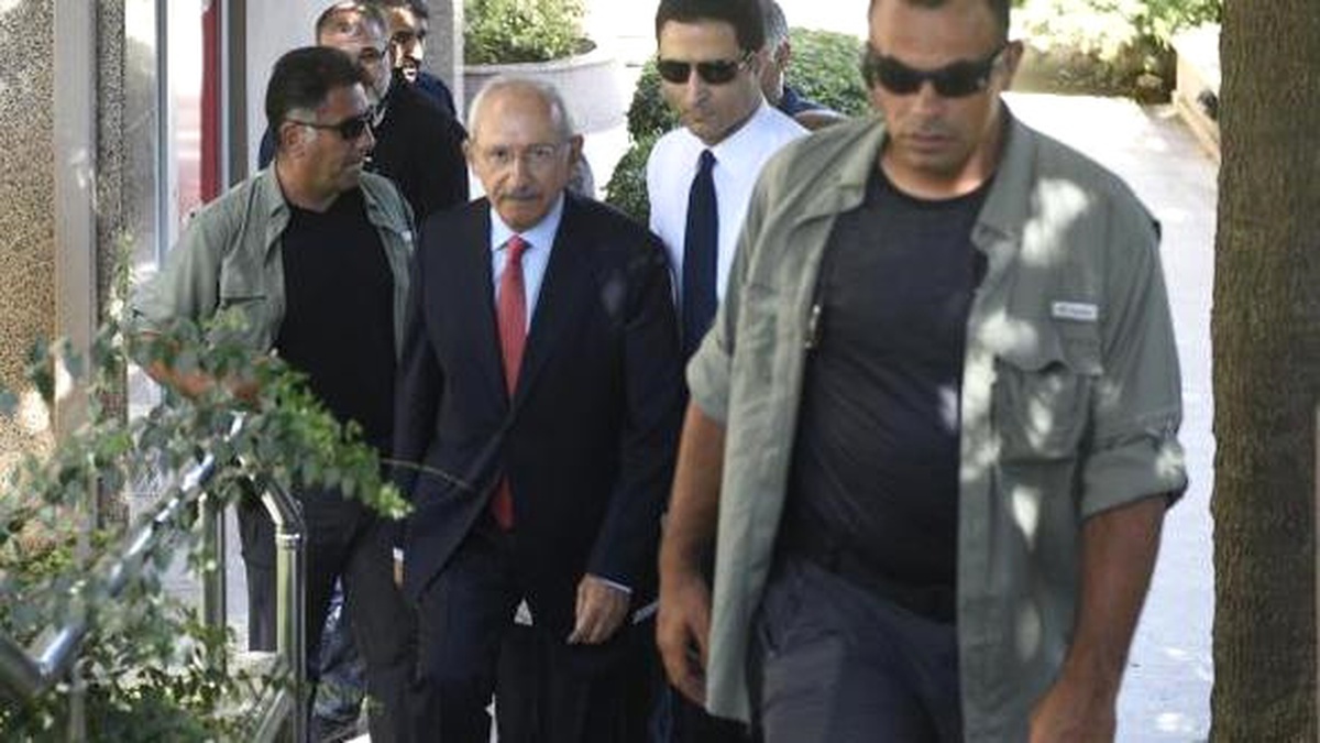 Kılıçdaroğlu\'ndan Moğultay\'ın Ailesine Taziye Ziyareti