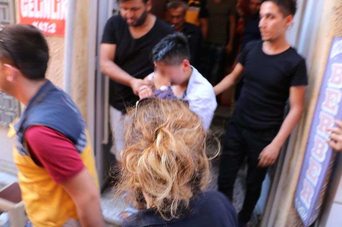 Kız Arkadaşı Ile Tartışan Genç Dehşet Saçtı