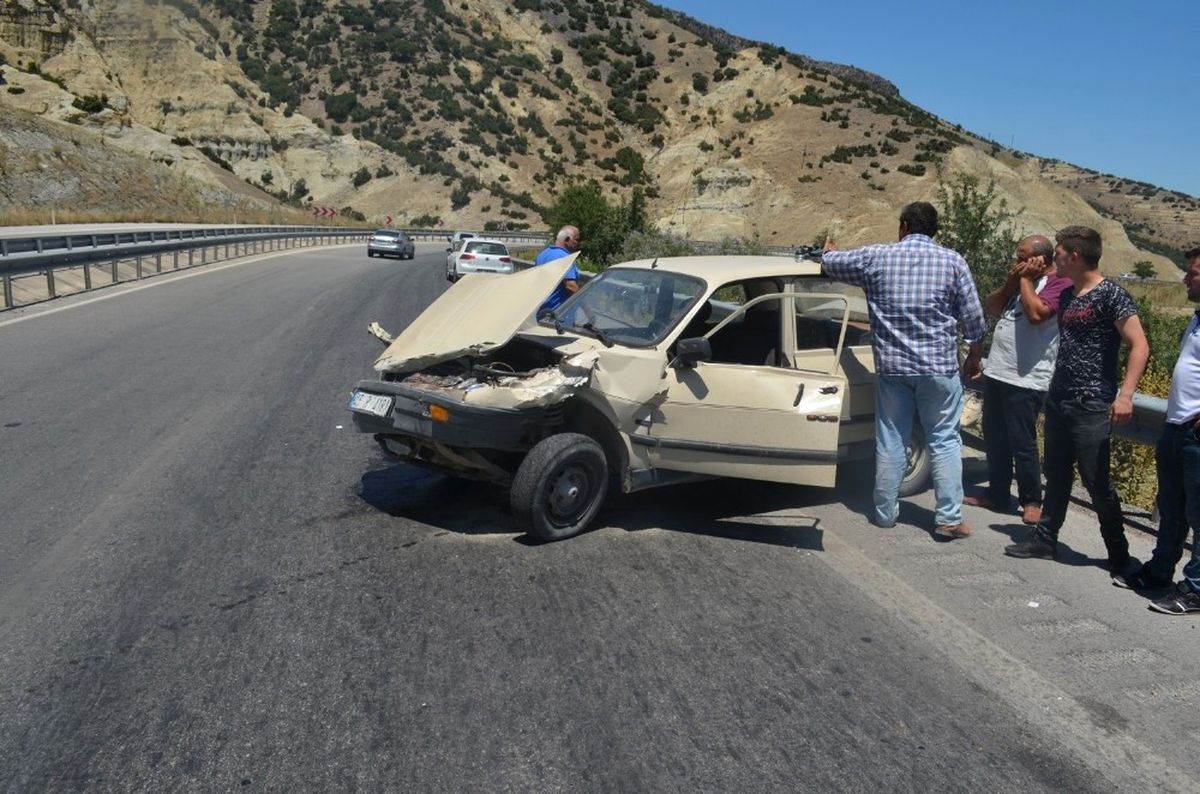 Kula\'da Trafik Kazası: 1 Yaralı
