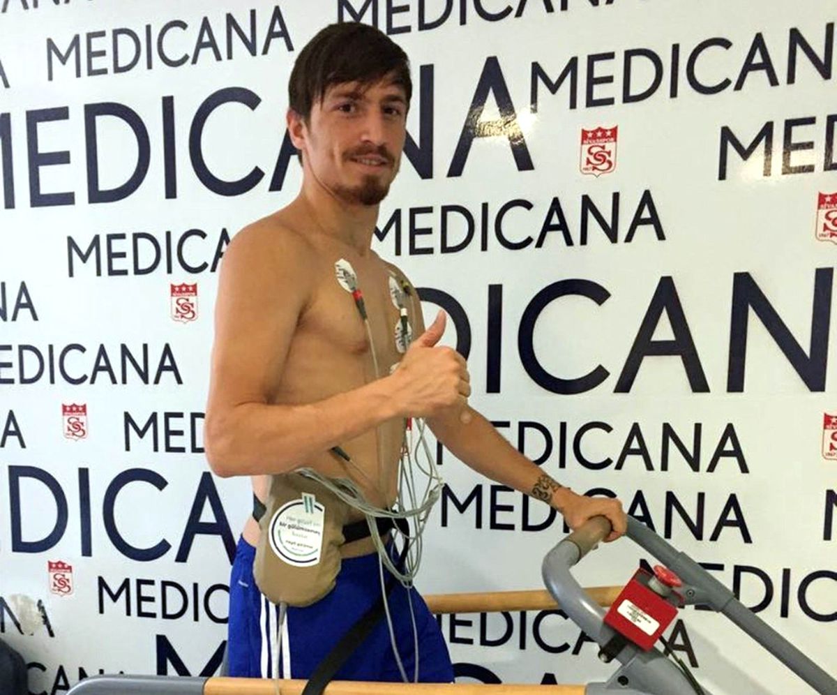 Mert Hakan Yandaş Sivasspor\'da