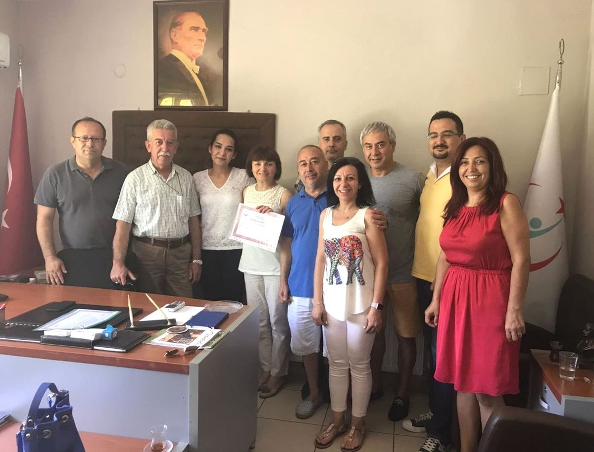 Milas\'ta Diş Hekimlerine Temel Yaşam Eğitimi Verildi