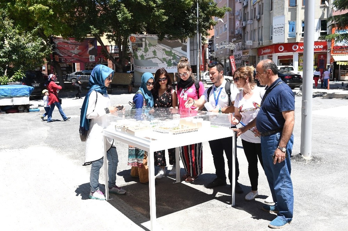 Nasrullah Meydanı Proje Maketine Büyük İlgi