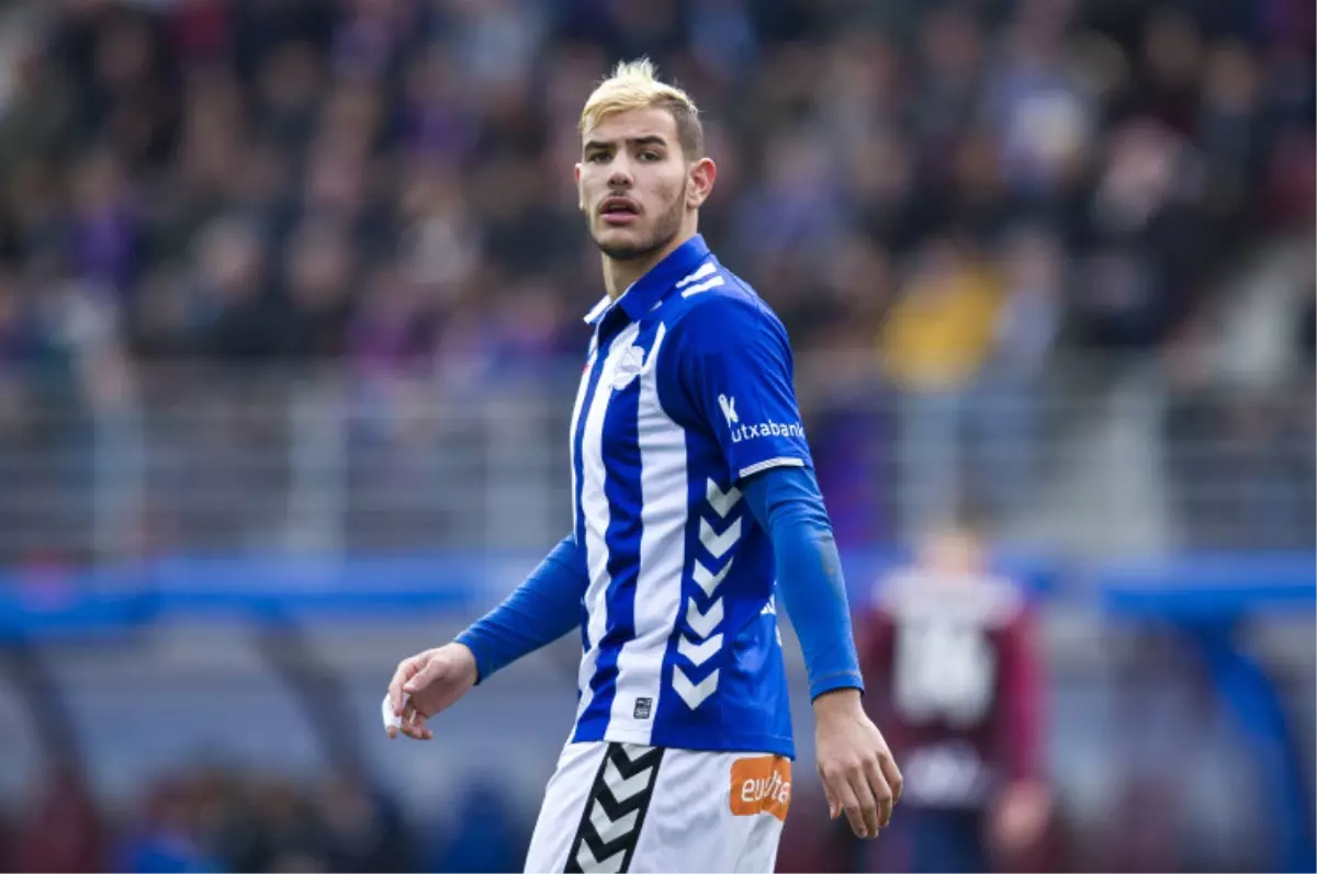 Real Madrid, Theo Hernandez\'i Tanıttı