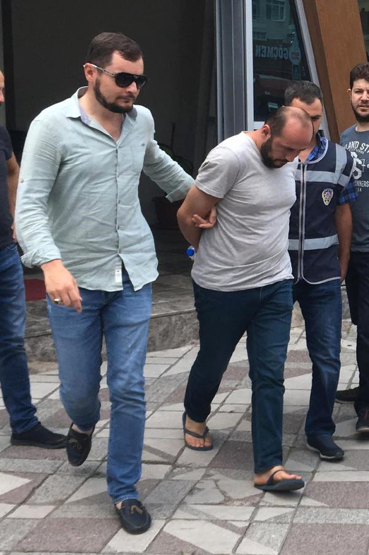 Sahte Kimlikle Cezaevine Girmeye Kalkınca Yakalandı