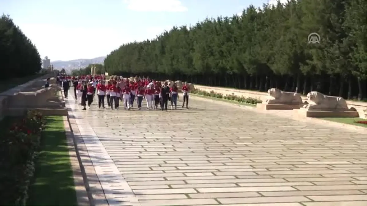 Şehit ve Gazi Çocuklarından Anıtkabir\'e Ziyaret