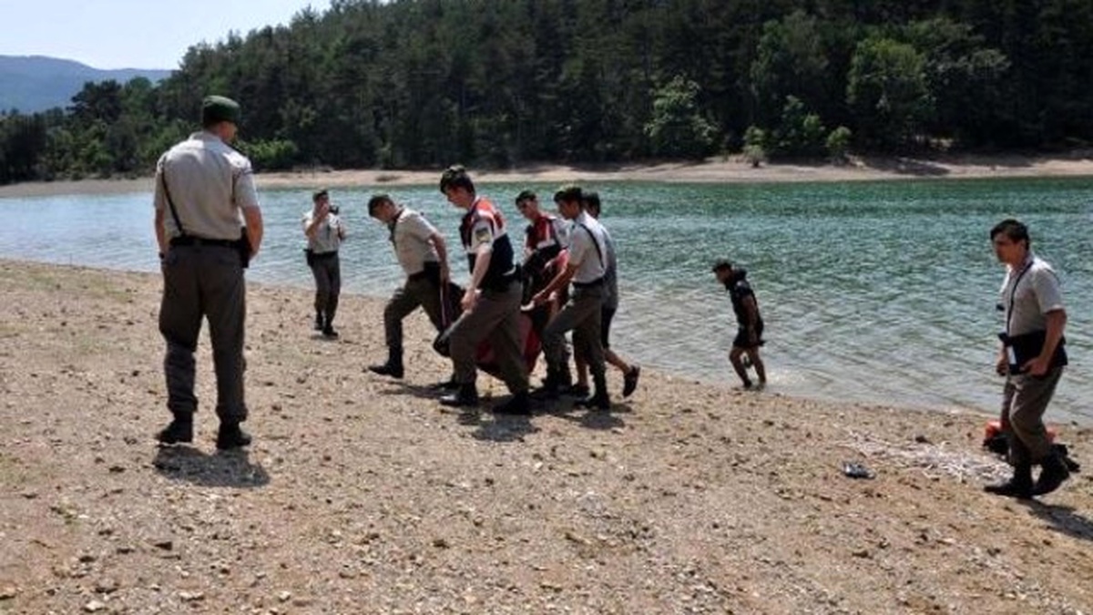 Serinlemek İçin Girdiği Gölette Boğuldu