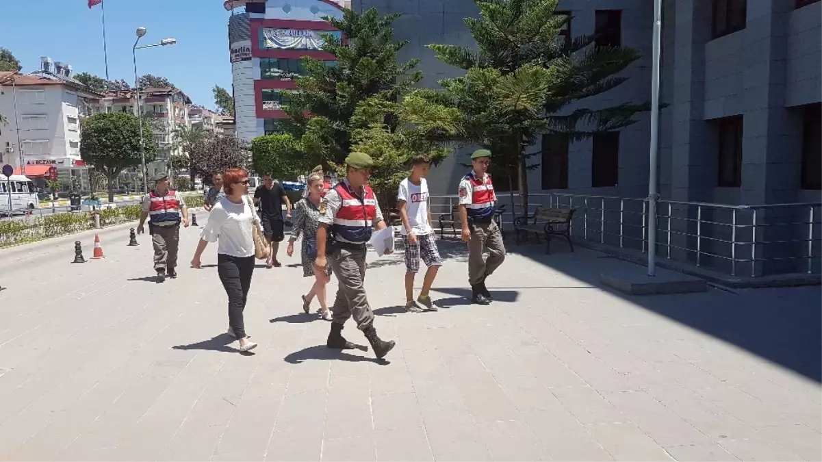 Telefon Hırsızı Turistler Yakalandı