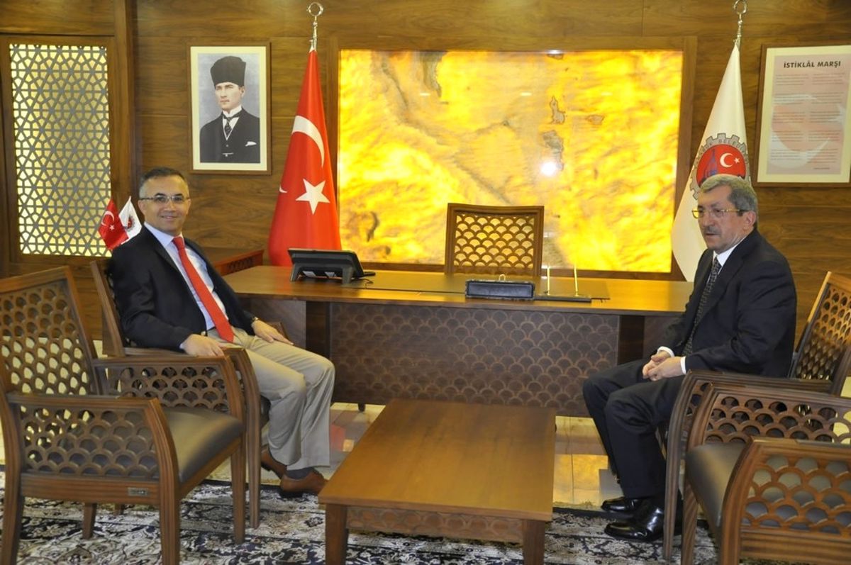 Vali Çeber\'den Başkan Vergili\'ye İadeyi Ziyaret