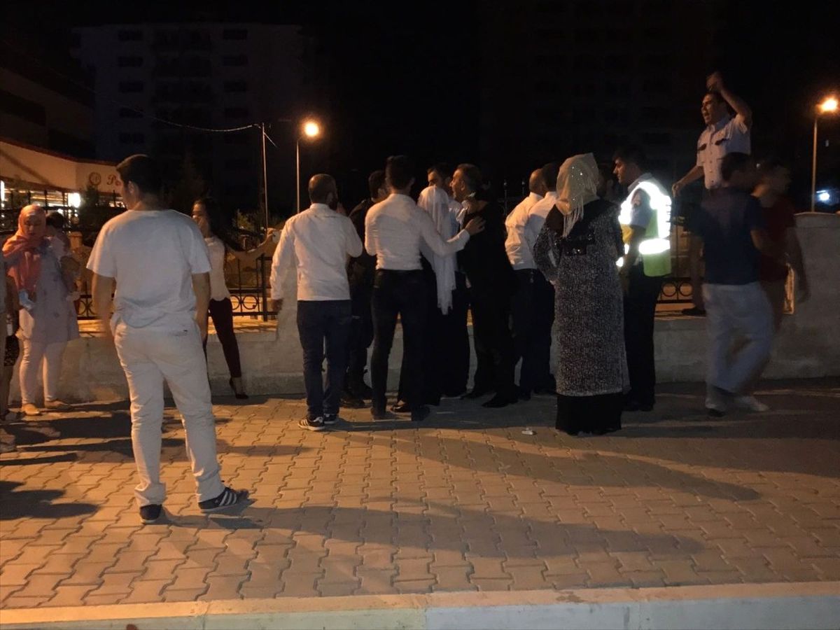 Adıyaman\'da Düğün Salonunda Kavga: 1 Yaralı