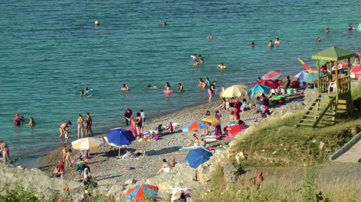 Akçakoca\'da Kadınlar Plajı Açıldı