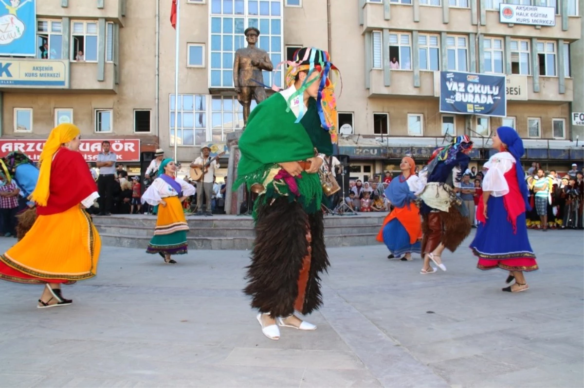 Akşehir\'de Dans ve Halk Oyunu Ekipleri Final Yaptı