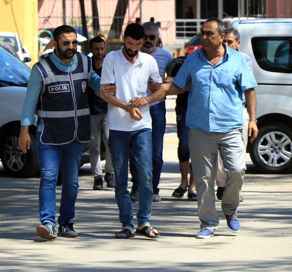 Aydın\'dan Silah Zoruyla Adam Kaçıran 3 Zanlı Adana\'da Yakalandı
