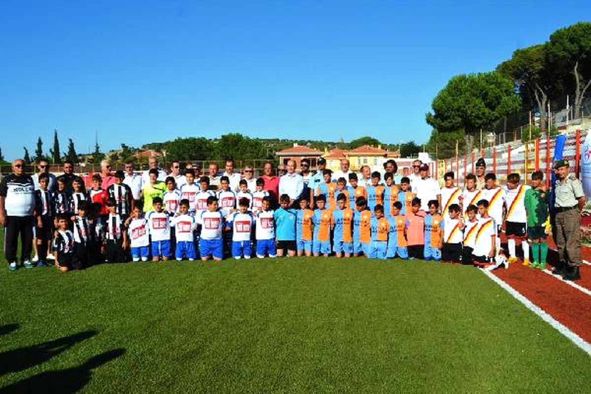 Ayvalık\'ta 15 Temmuz Anısına Futbol Turnuvası