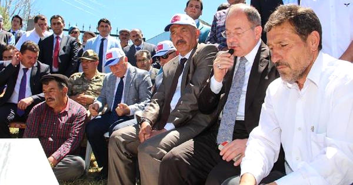 Bakan Akdağ, 15 Temmuz Şehidinin Mezarı Başında Kuran Okudu