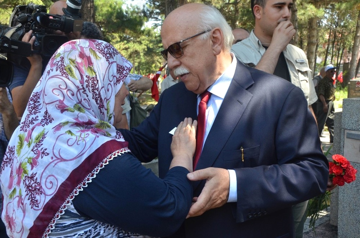 Bakanım Hoşgeldiniz, Bir Resim Çektirem Komşular Kıskansın"