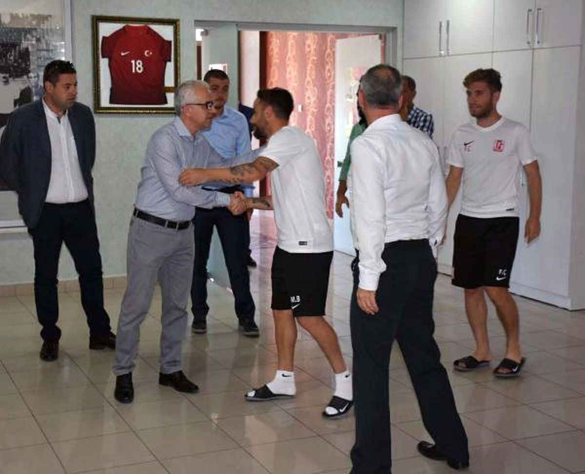 Balıkesirspor\'da Cangök İmzaladı