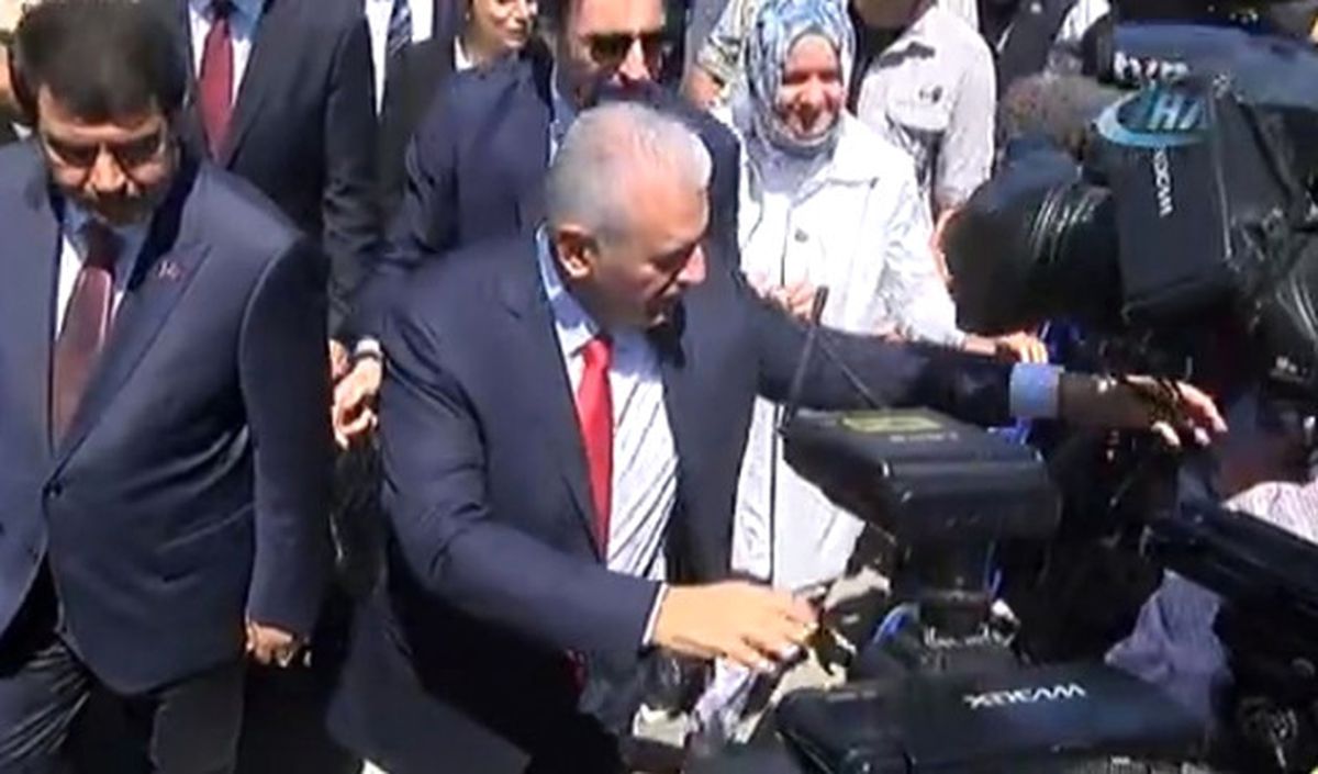 Başbakan Yıldırım 15 Temmuz Şehitliğini Ziyaret Etti