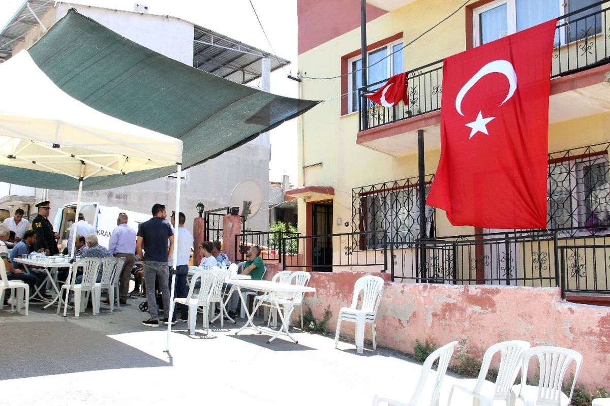 Cinnet Getiren Asker, İzmir\'e Ateş Düşürdü