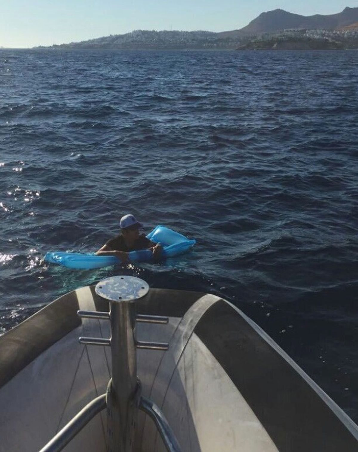 Deniz Yatağı ile Kos\'a Kaçmaya Çalışan Mülteci Ölümden Döndü