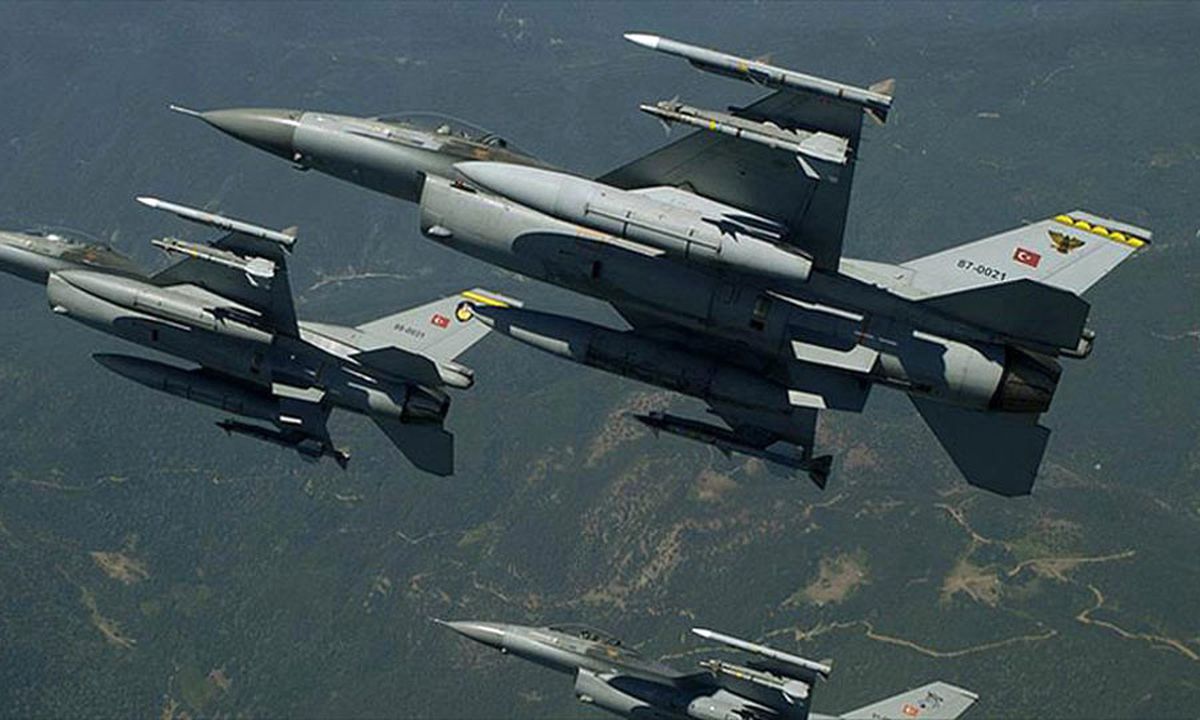 Dha Ankara - TSK\'dan Dargeçit ve Hakkari Kırsalına Hava Harekatı