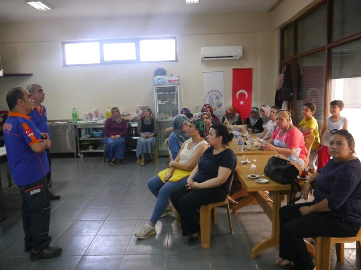 Fatih Mahallesi Muhtarlığında Afad Eğitimi