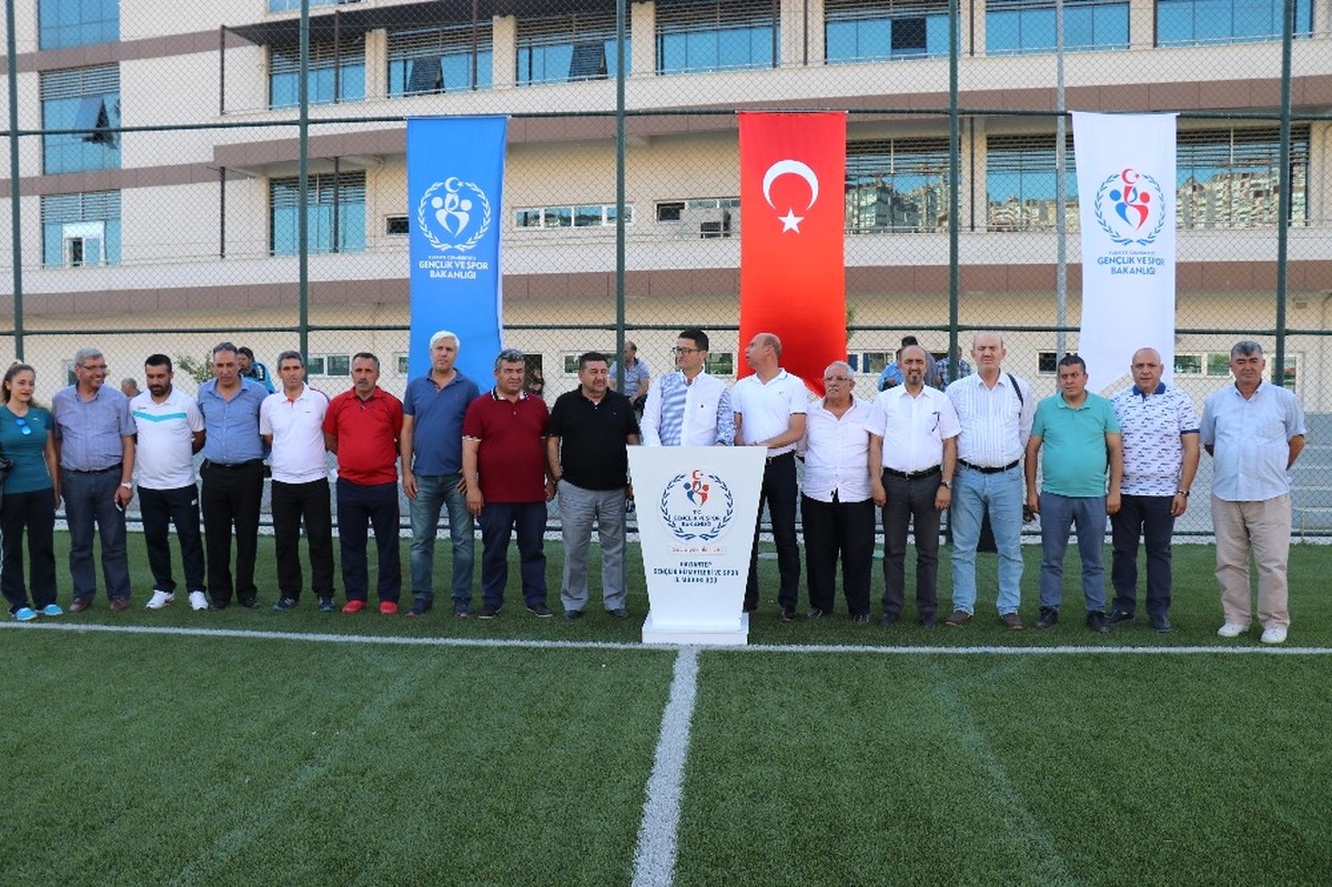 Gaziantep\'te 15 Temmuz Şehitleri ve Demokrasi Kupası Başladı