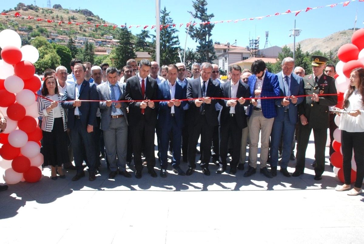 İha\'nın \'15 Temmuz Destanı\' Fotoğraf Sergisi Tokat\'ta Açıldı