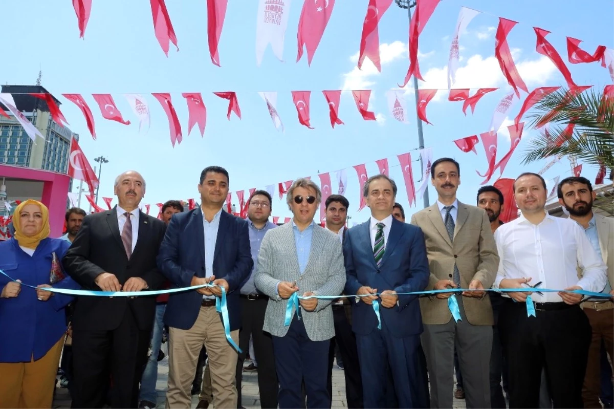 İha Objektifinden "15 Temmuz İhanet Gecesi Sergisi" Taksim Meydanı\'nda Açıldı