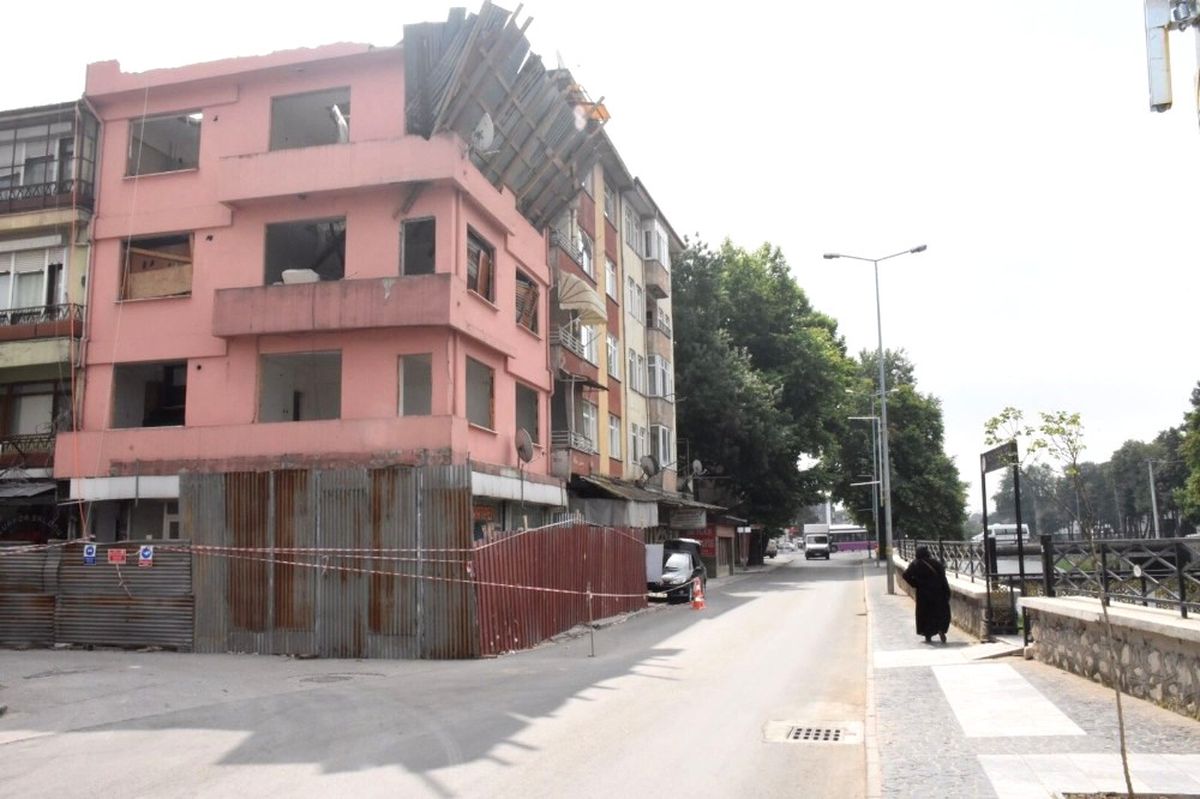 Kamulaştırılan Binalar Yıkılıyor