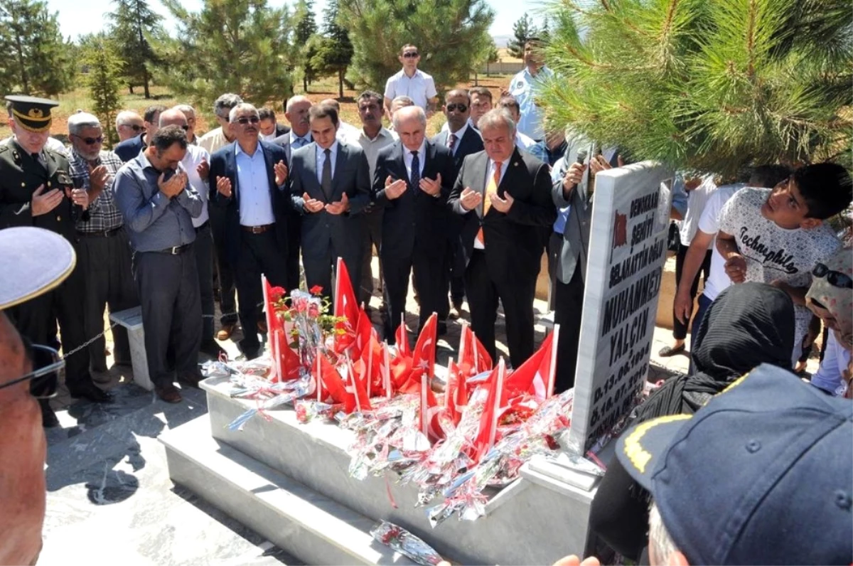 Karaman\'da 15 Temmuz Şehidi Muhammed Yalçın, Mezarı Başında Anıldı