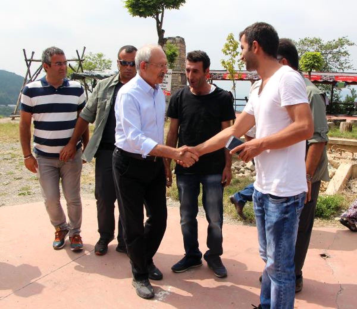 Kılıçdaroğlu, Adapazarı\'nda Islama Köfte Yedi (2)