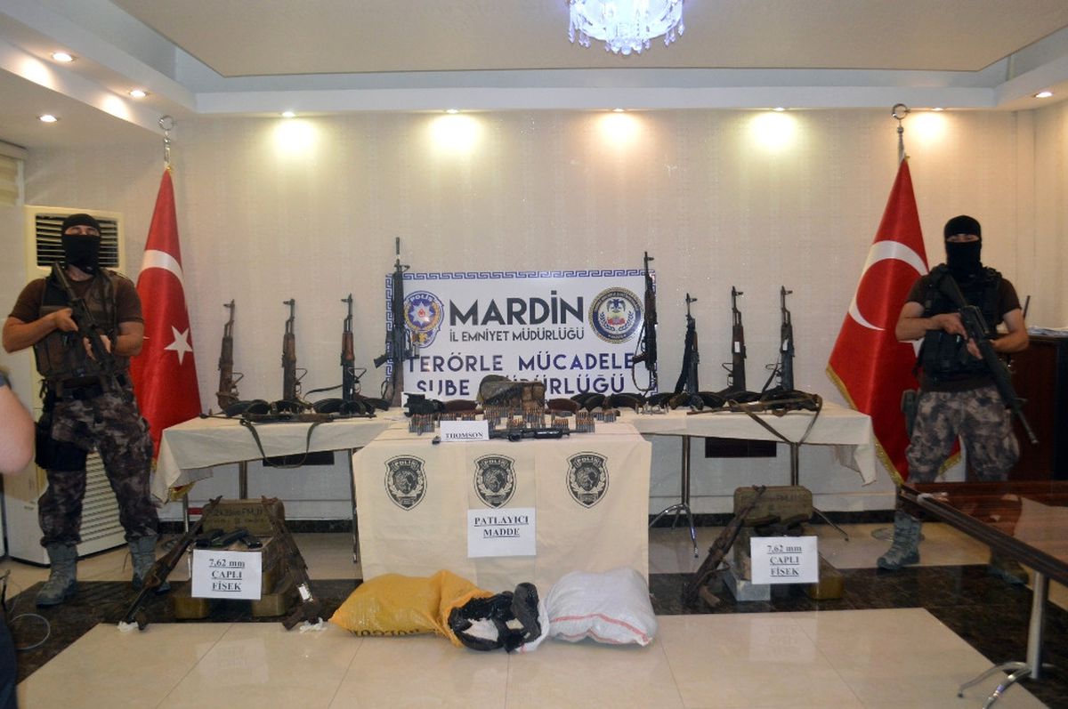 Kızıltepe\'de Çok Sayıda Silah ve Mühimmat Ele Geçirildi