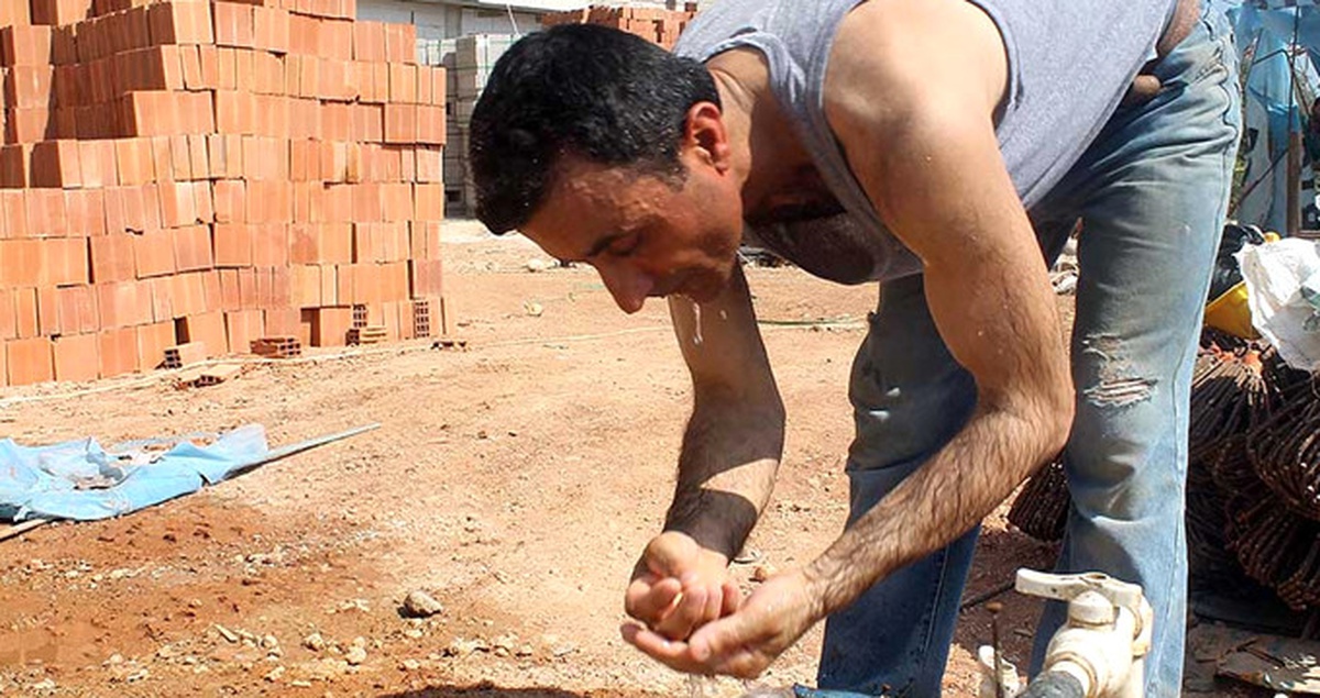 KKTC, Artan Sıcaklardan Dolayı Dışarıda Çalışmayı Yasakladı