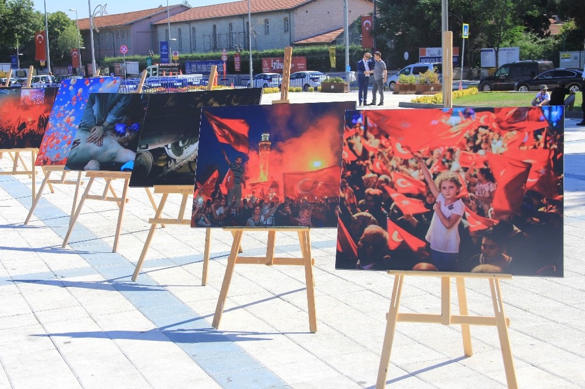 Küçükçekmece\'de "15 Temmuz Şehitleri Fotoğraf Sergisi" Açıldı