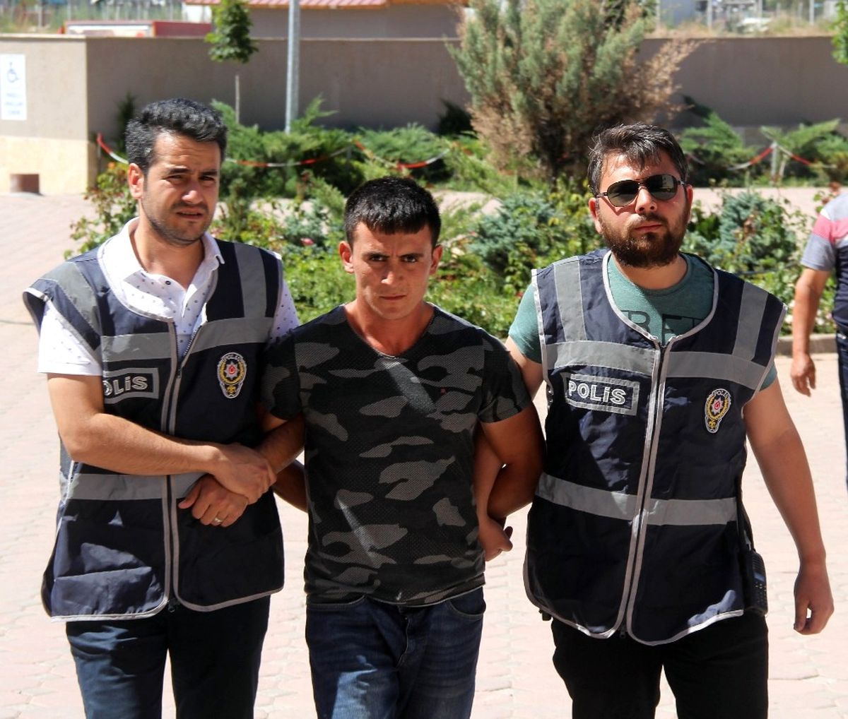 Mutfak Balkonunun Kapısından Giren Hırsız Yakalandı