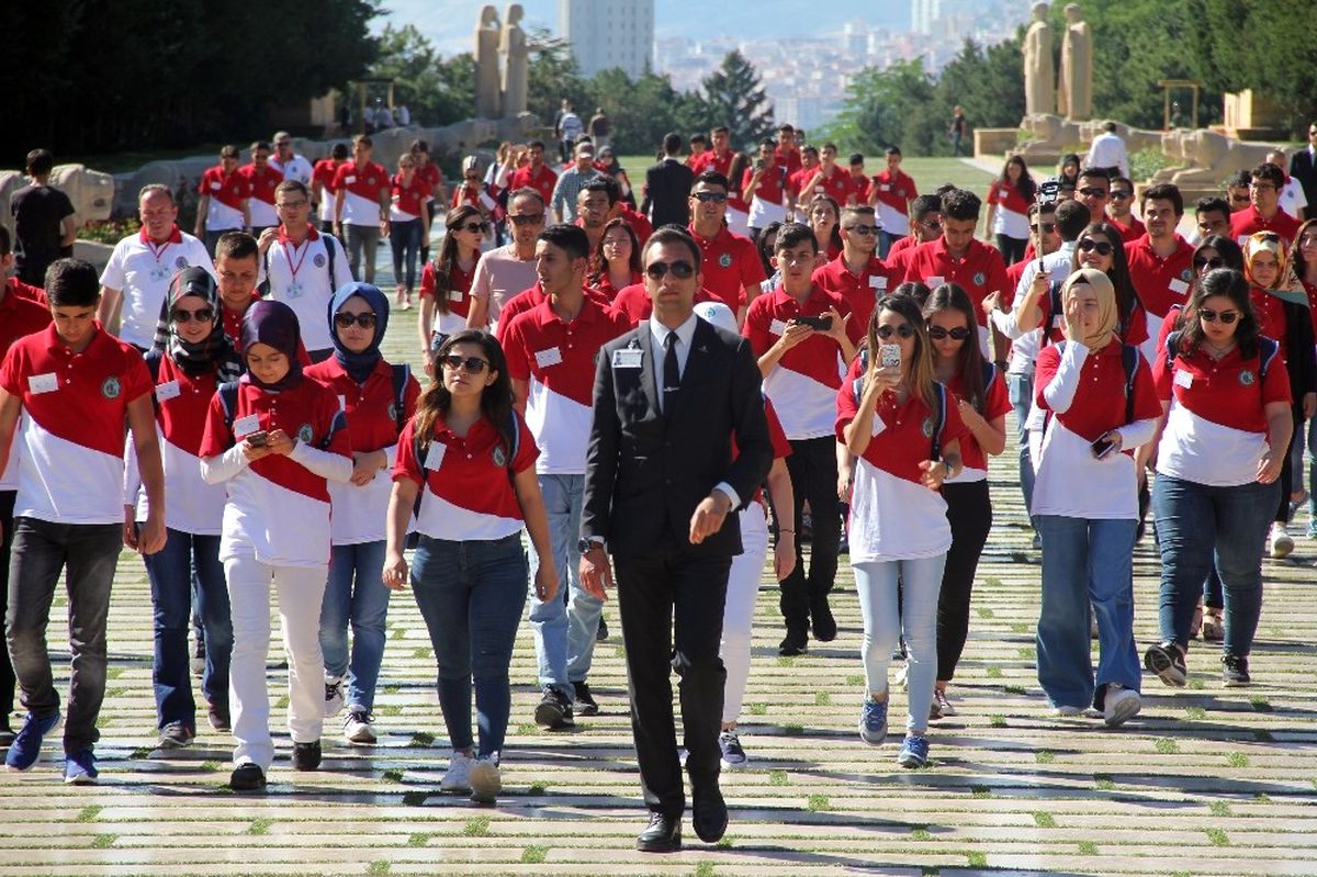Şehit ve Gazi Çocuklarından Anıtkabir\'e Ziyaret