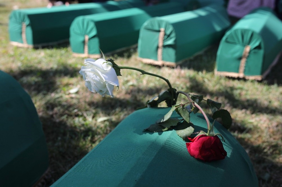 Srebrenitsa Soykırımında Hayatını Kaybedenler Anılıyor