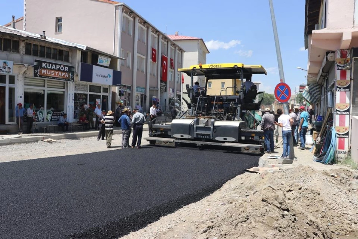 Tutak İlçesi Asfalt Çalışmaları