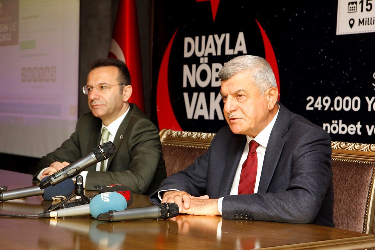 Vali İle Başkan Kocaeli\'yi Demokrasi Nöbetine Davet Etti