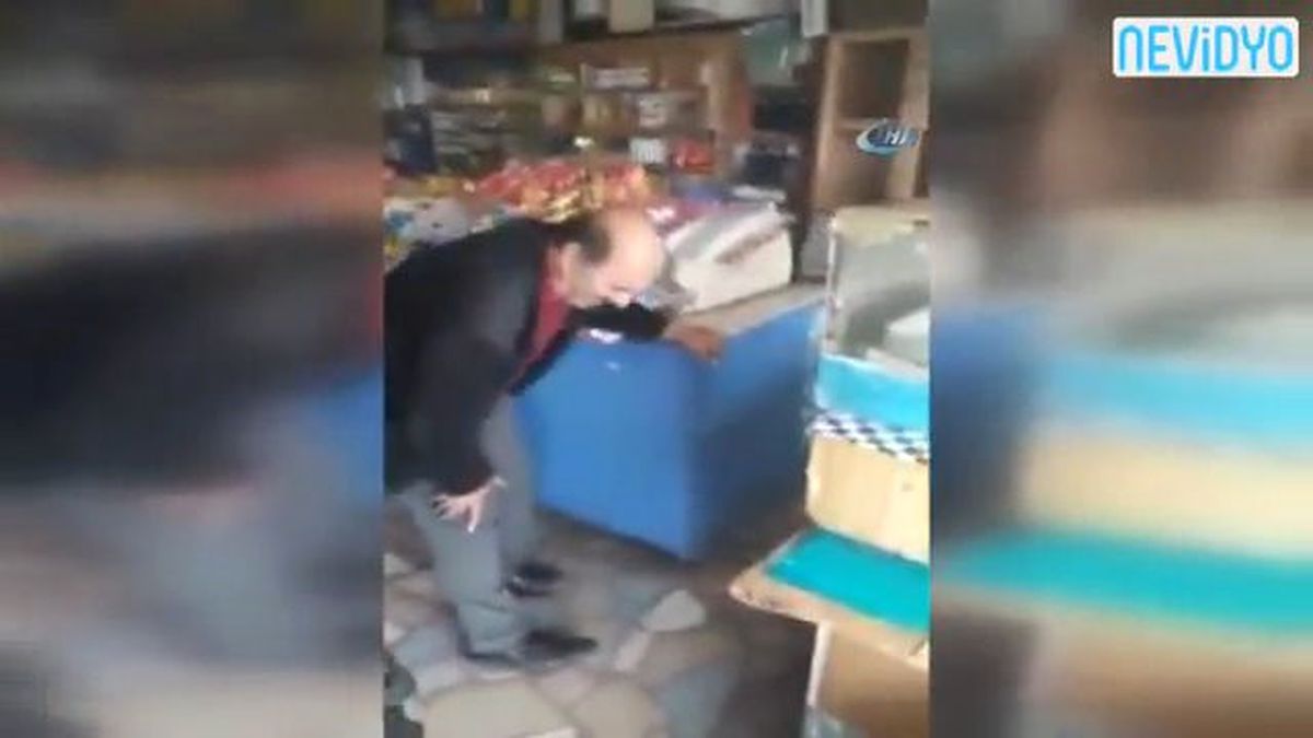 Yanmış Tostu Görünce Gülme Krizine Girdi