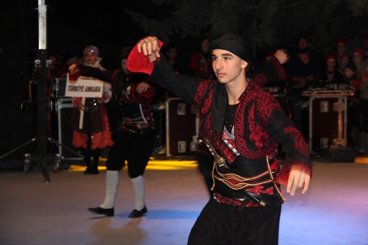 4. Uluslararası Göreme Halk Oyunları Festivali"