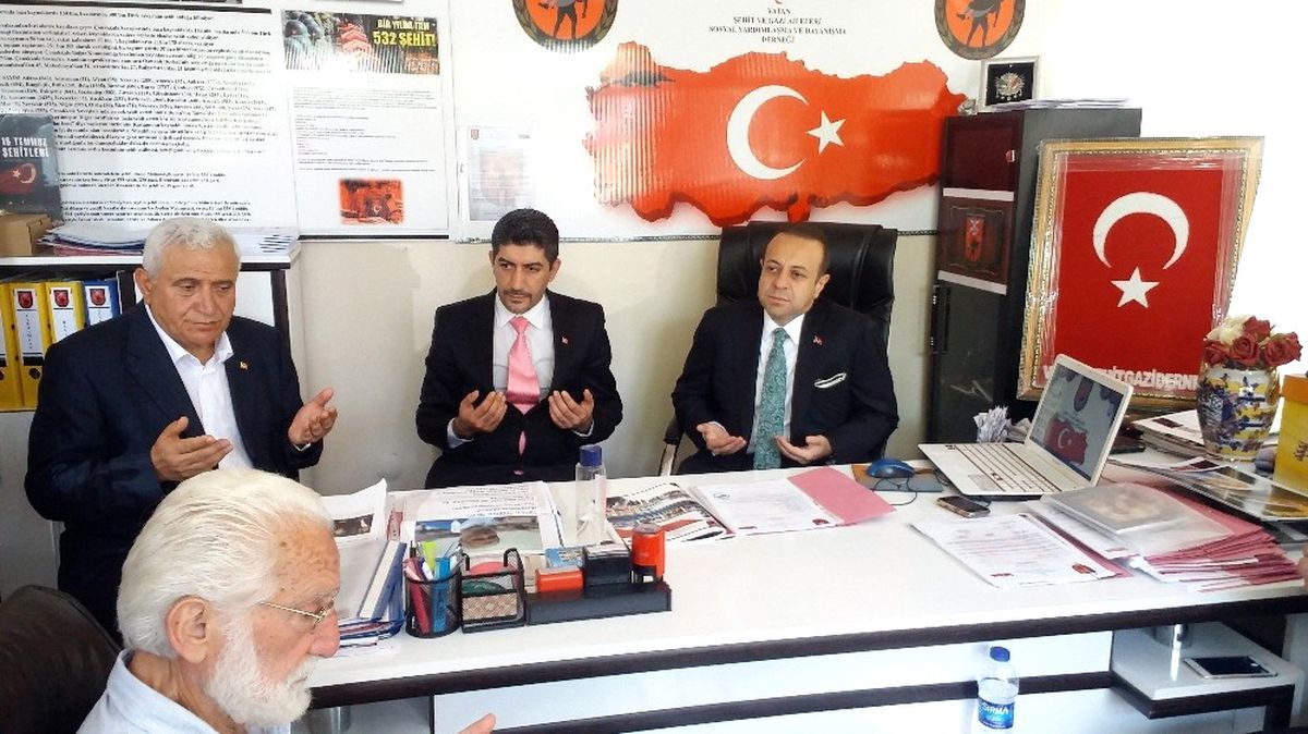 AB Eski Bakanı Bağış, 15 Temmuz Şehit Aileleri ve Gazileri ile Buluştu