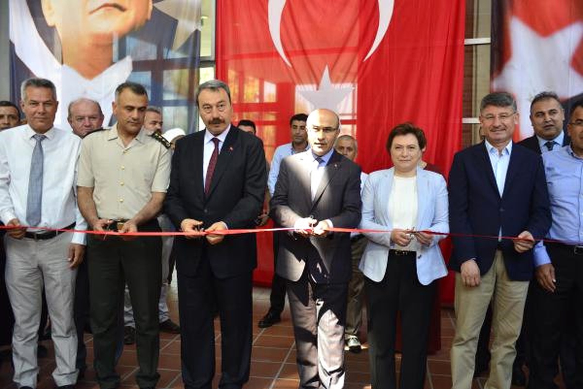 Adana\'da 15 Temmuz Fotoğraf Sergisi Açıldı