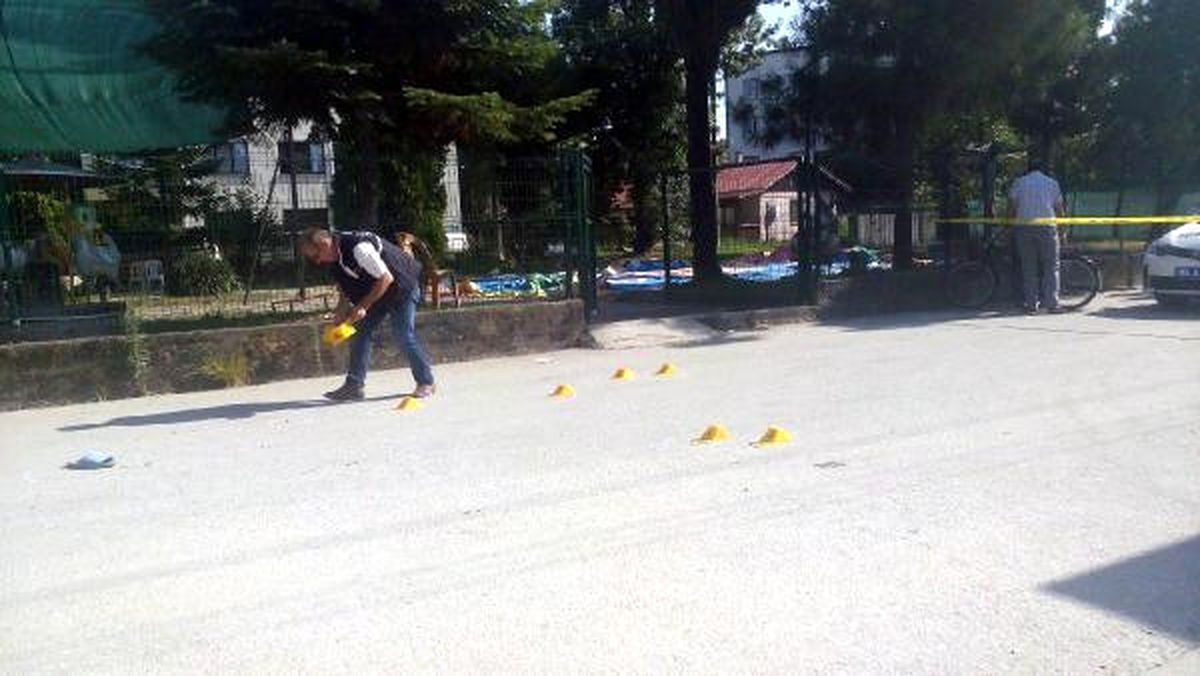 Akyazı\'da Silahlı Kavga: 3 Yaralı