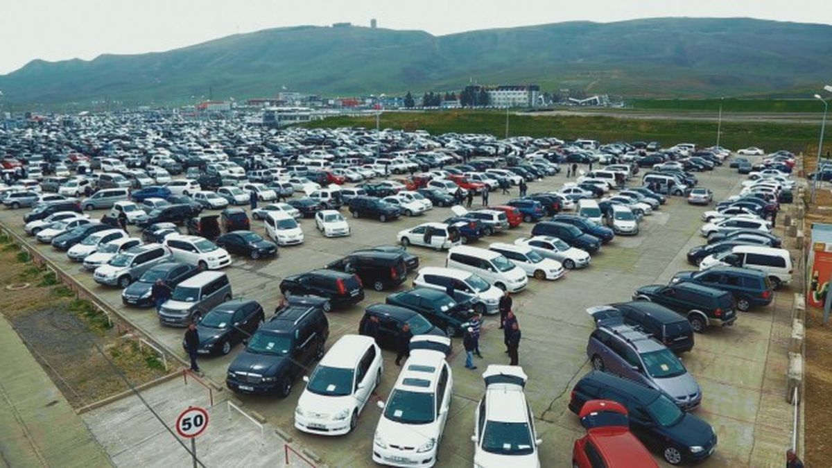 Ankara\'da Yabancı Plakalı 20 Lüks Araca El Konuldu