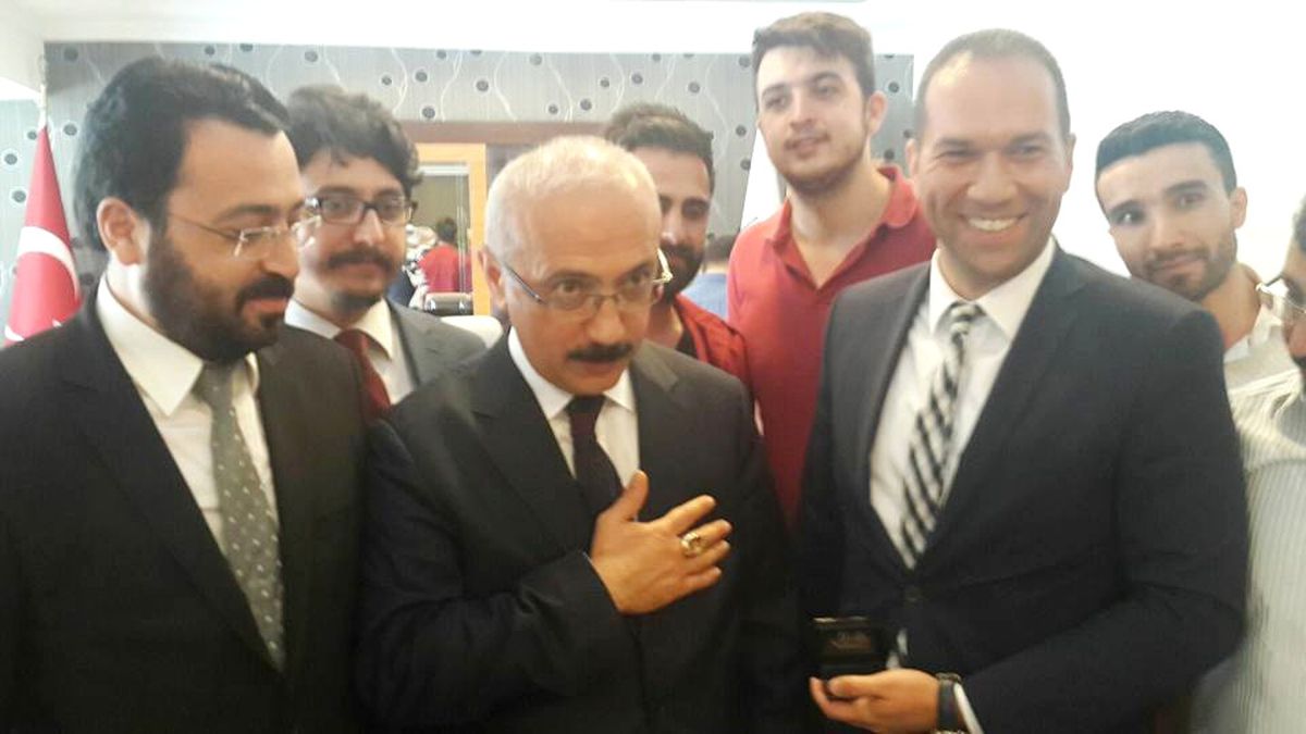 Bakan Elvan\'a 15 Temmuz Logolu Yüzük