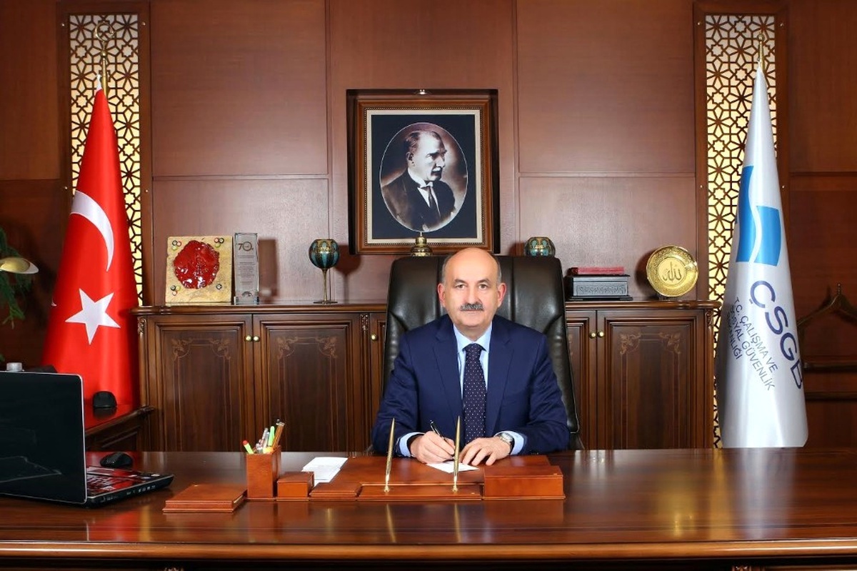 Bakan Müezzinoğlu\'nun 15 Temmuz Demokrasi ve Milli Birlik Günü Mesajı